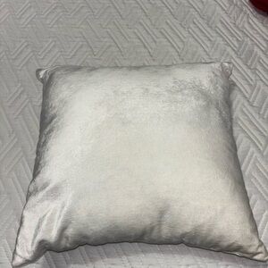 Inspire Viscose and Cotton Cream Pillow